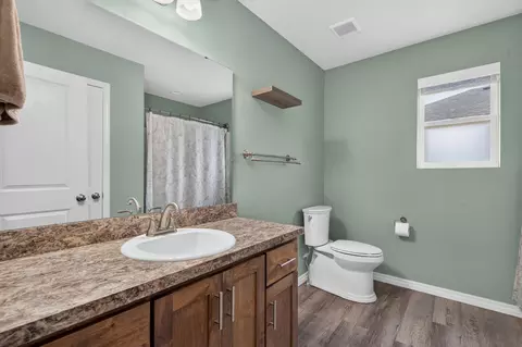 Bath - 509 Mark St, Billings, MO 65610 photo 3 of 3