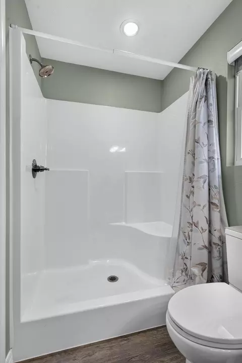 Bath - 509 Mark St, Billings, MO 65610 photo 2 of 3
