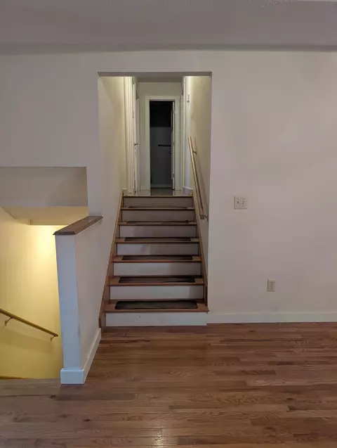 Entry Way - 3737 S Oak Ave, Springfield, MO 65804 photo 2 of 4