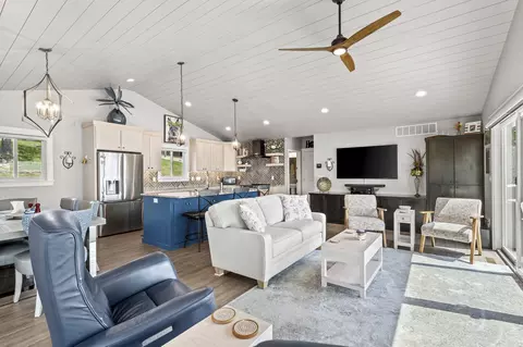 Living - 608 Schodack Rd, Lampe, MO 65681 photo 2 of 6