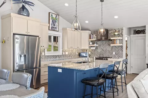 Kitchen - 608 Schodack Rd, Lampe, MO 65681 photo 2 of 3