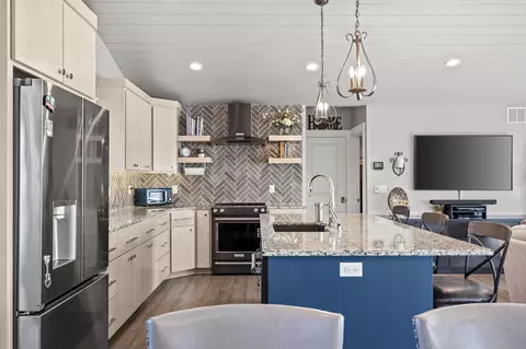 Kitchen - 608 Schodack Rd, Lampe, MO 65681 photo 1 of 3