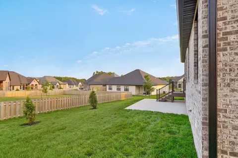 Exterior - 2136 N Sun Valley Dr, Springfield, MO 65802 photo 9 of 9