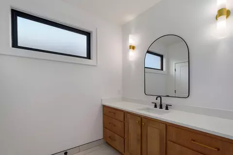 Bath - 2136 N Sun Valley Dr, Springfield, MO 65802 photo 5 of 6
