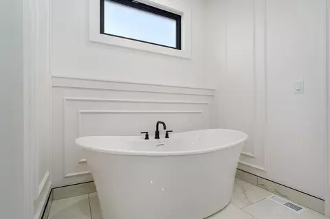 Bath - 2136 N Sun Valley Dr, Springfield, MO 65802 photo 4 of 6