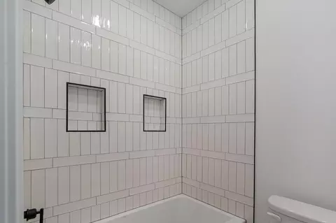 Bath - 2136 N Sun Valley Dr, Springfield, MO 65802 photo 6 of 6