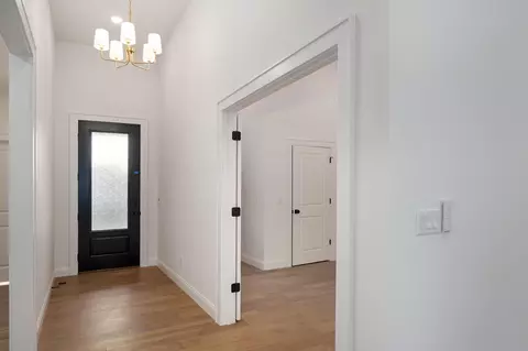 Entry Way - 2136 N Sun Valley Dr, Springfield, MO 65802 photo 1 of 3
