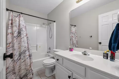 Bath - 1745 N Carnegie Rd, Nixa, MO 65714 photo 2 of 3