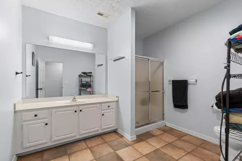 Bath - 1745 N Carnegie Rd, Nixa, MO 65714 photo 3 of 3