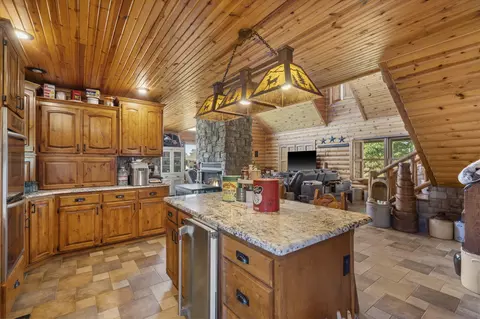 Kitchen - 74 New Hope Rd, Buffalo, MO 65622 photo 3 of 3