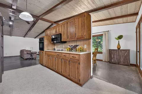 Kitchen - 851 W Stonehill Rd, Ozark, MO 65721 photo 4 of 8