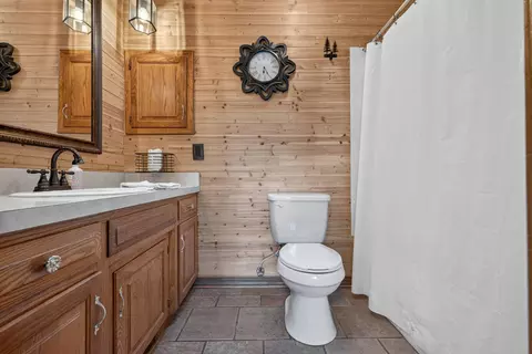 Bath - 851 W Stonehill Rd, Ozark, MO 65721 photo 3 of 5