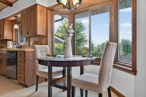 Dining - 851 W Stonehill Rd, Ozark, MO 65721 photo 2 of 5
