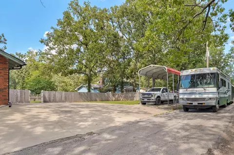 Exterior - 1214 W Beverly Hills Dr, Springfield, MO 65803 photo 11 of 12