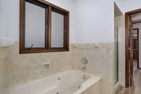 Bath - 1214 W Beverly Hills Dr, Springfield, MO 65803 photo 1 of 8