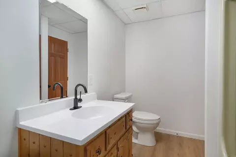 Bath - 1214 W Beverly Hills Dr, Springfield, MO 65803 photo 7 of 8