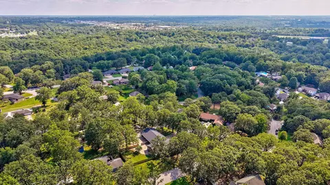 View/Area - 1214 W Beverly Hills Dr, Springfield, MO 65803 photo 2 of 2