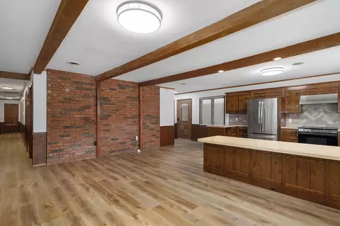 Entry Way - 1214 W Beverly Hills Dr, Springfield, MO 65803 photo 1 of 2