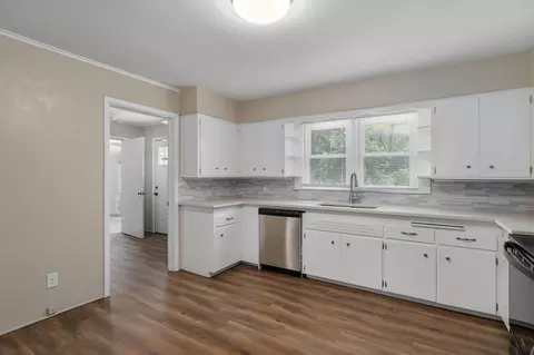 Kitchen - 1840 S Glencrest Ave, Springfield, MO 65804 photo 2 of 4