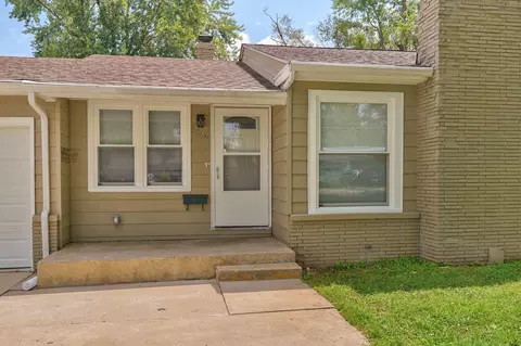 Exterior - 1840 S Glencrest Ave, Springfield, MO 65804 photo 4 of 9