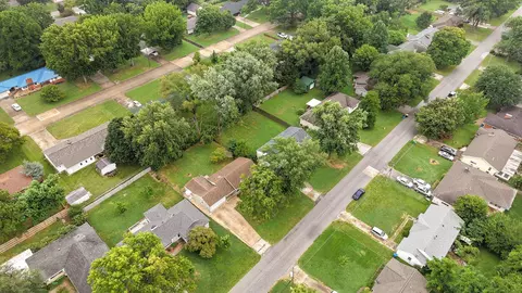 View/Area - 1840 S Glencrest Ave, Springfield, MO 65804 photo 4 of 7