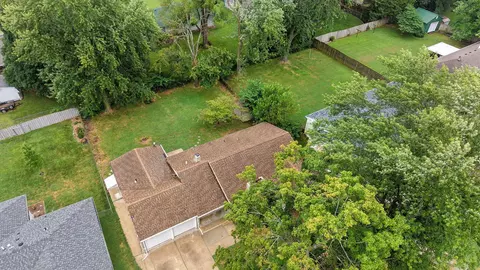 View/Area - 1840 S Glencrest Ave, Springfield, MO 65804 photo 1 of 7