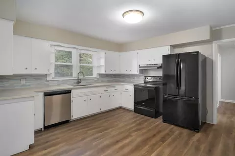 Kitchen - 1840 S Glencrest Ave, Springfield, MO 65804 photo 1 of 4