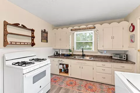 Kitchen - 1925 W Atlantic St, Springfield, MO 65803 photo 1 of 1