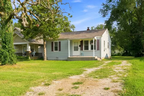 Exterior - 1925 W Atlantic St, Springfield, MO 65803 photo 2 of 10