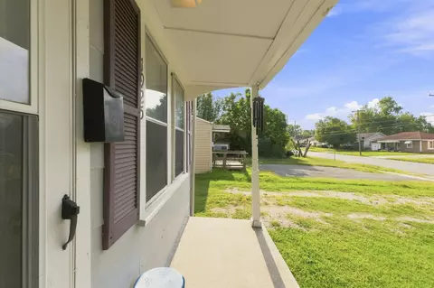 Exterior - 1925 W Atlantic St, Springfield, MO 65803 photo 6 of 10