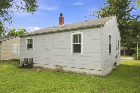 Exterior - 1925 W Atlantic St, Springfield, MO 65803 photo 8 of 10