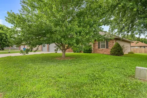 Exterior - 614 S Ashton Ave, Republic, MO 65738 photo 4 of 8