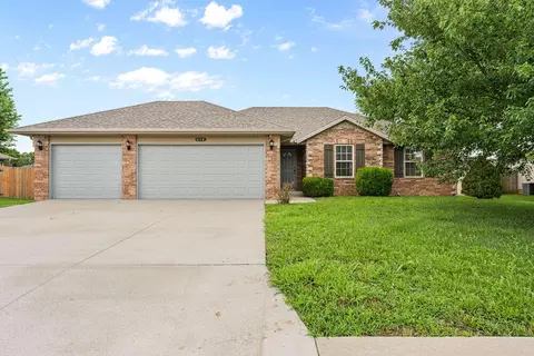 Exterior - 614 S Ashton Ave, Republic, MO 65738 photo 2 of 8