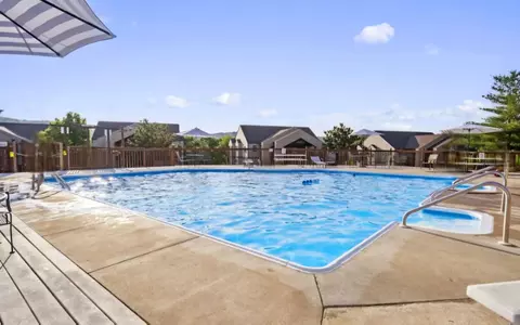 Exterior - 25 Chickadee Ct #4, Branson, MO 65616 photo 6 of 7