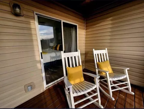 Exterior - 25 Chickadee Ct #4, Branson, MO 65616 photo 3 of 7