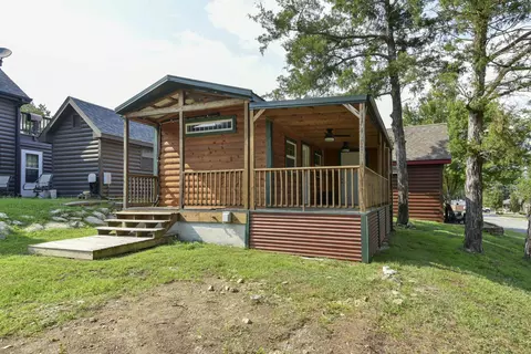 150 Bears Paw Way, Hollister, MO 65672