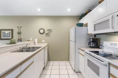 Kitchen - 120 Spring Creek Ct #23, Branson, MO 65616 photo 1 of 4