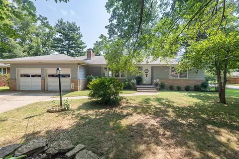 1918 S Luster Ave, Springfield, MO 65804 photo 2