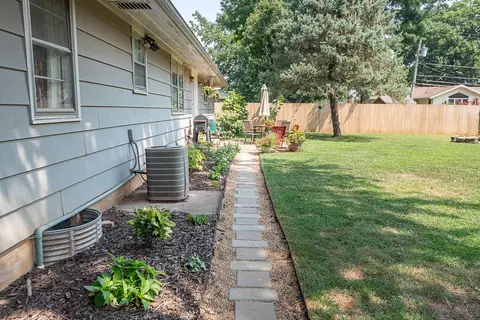 1918 S Luster Ave, Springfield, MO 65804 photo 6