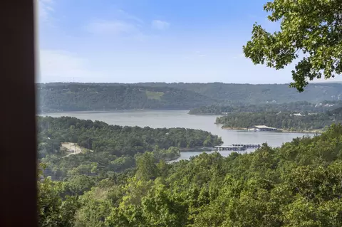 42 Golfcrest Cir, Kimberling City, MO 65686