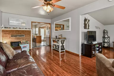 Living - 185 Buxton Rd, Forsyth, MO 65653 photo 1 of 3