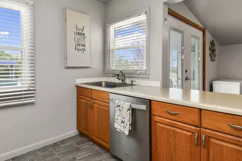 Kitchen - 185 Buxton Rd, Forsyth, MO 65653 photo 3 of 6