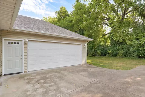 Exterior - 2134 N Howard Ave, Springfield, MO 65803 photo 4 of 7