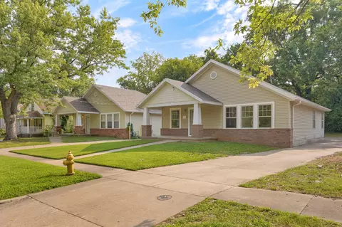 Exterior - 2134 N Howard Ave, Springfield, MO 65803 photo 3 of 7