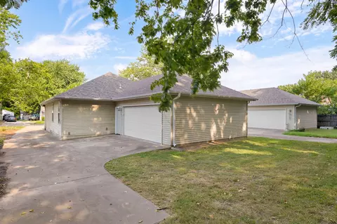 Exterior - 2134 N Howard Ave, Springfield, MO 65803 photo 5 of 7
