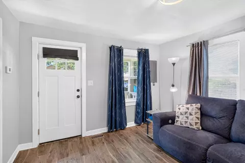 Entry Way - 1726 W Walnut St, Springfield, MO 65806 photo 1 of 3