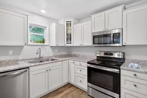 Kitchen - 1726 W Walnut St, Springfield, MO 65806 photo 2 of 2
