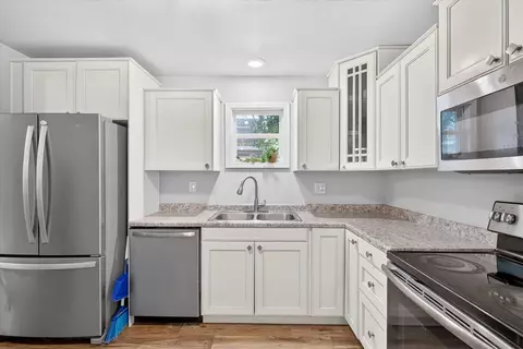 Kitchen - 1726 W Walnut St, Springfield, MO 65806 photo 1 of 2