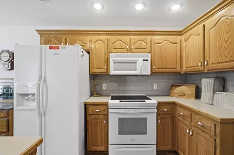 Kitchen - 1611 E Barnes St, Ozark, MO 65721 photo 3 of 4