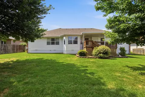 Exterior - 1611 E Barnes St, Ozark, MO 65721 photo 5 of 6